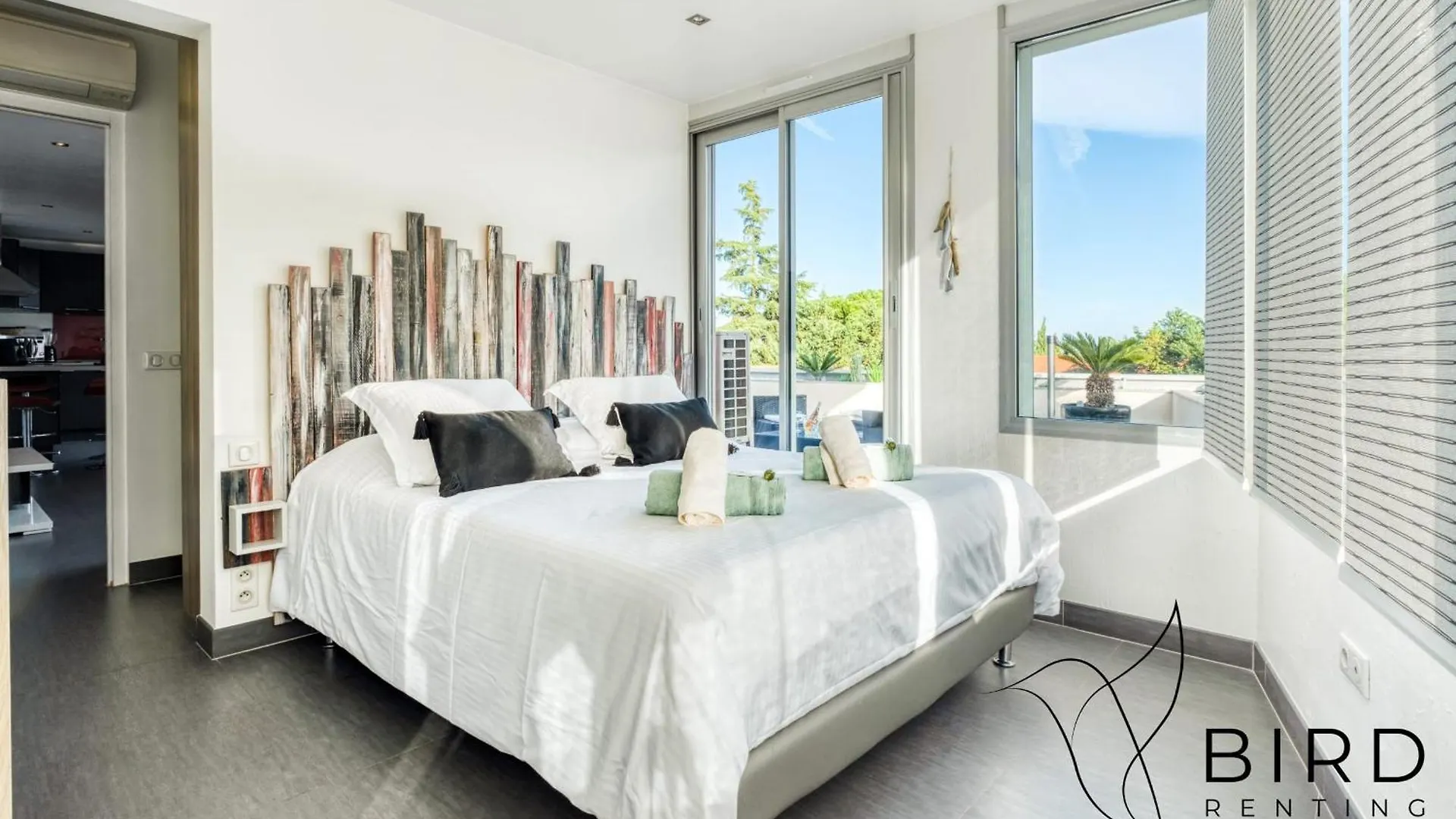 Ideal Two-Room Apartment With A Large Terrace And Parking Villeneuve-Loubet France