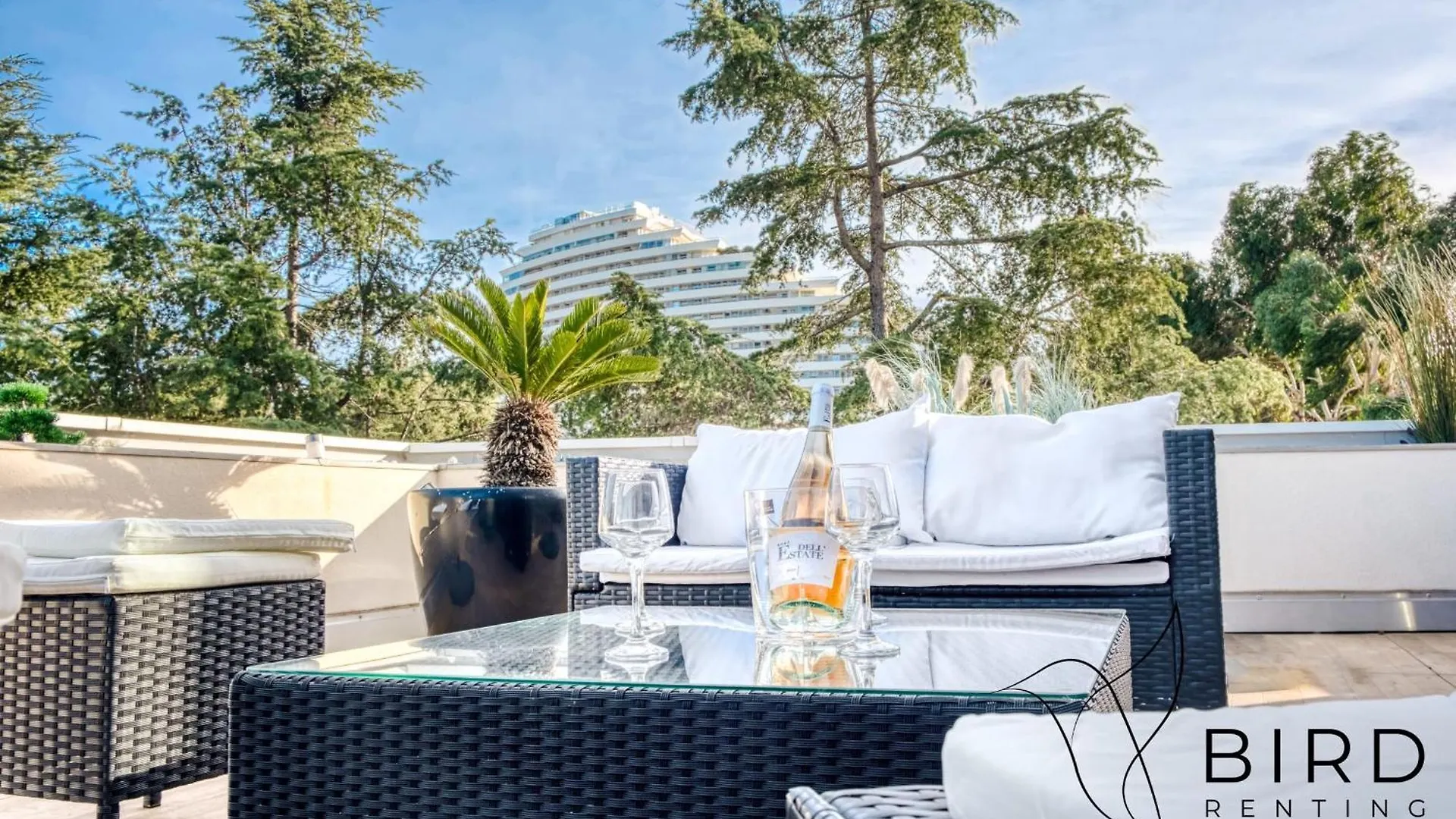 Ideal Two-Room Apartment With A Large Terrace And Parking Villeneuve-Loubet